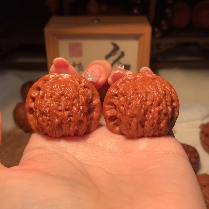 文玩核桃把件40全品血麒麟