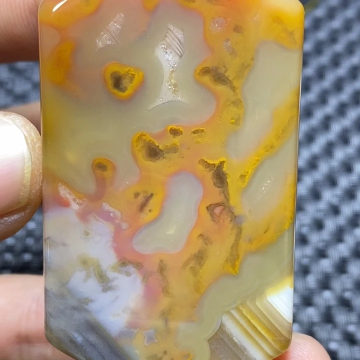 累***何玛瑙/玉髓未镶嵌玛瑙