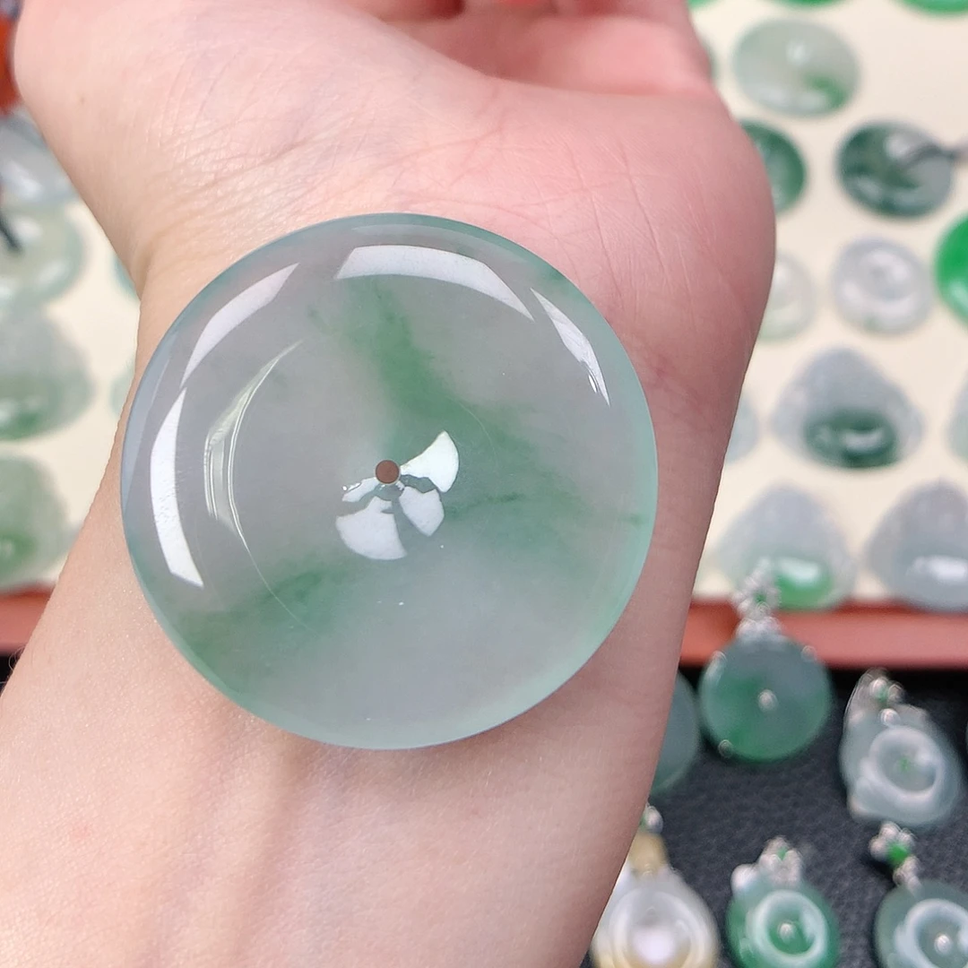 翡翠未镶嵌颈饰吊坠