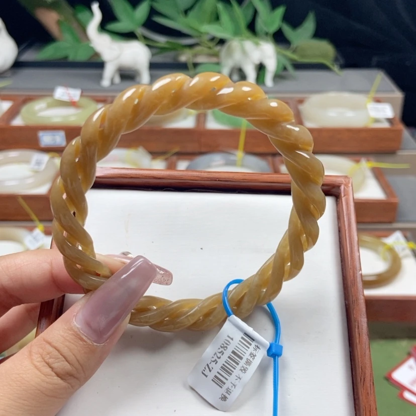 【闪购商品】和田玉手镯未镶嵌60/61新疆糖料麻花镯4