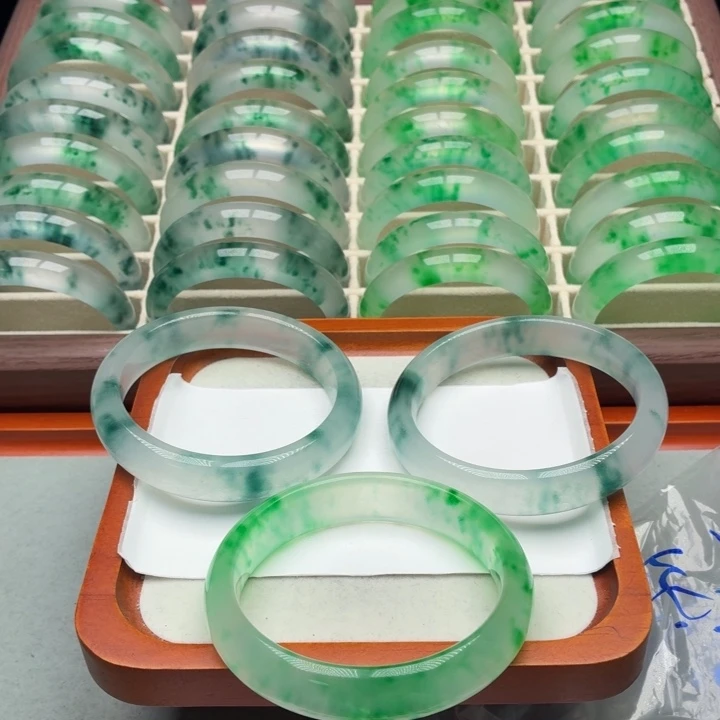 非***）石英质玉未镶嵌手镯