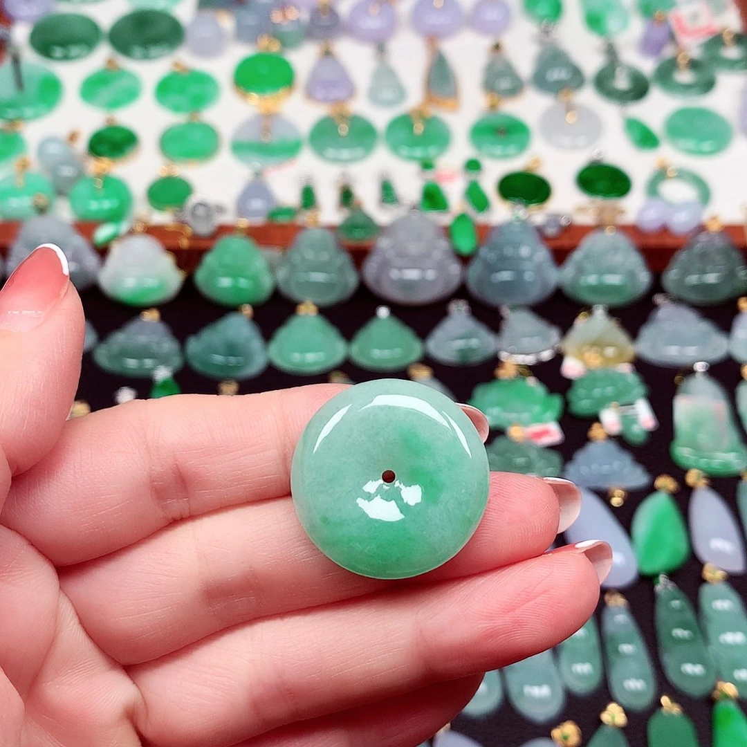 翡翠未镶嵌颈饰天然翡翠A货