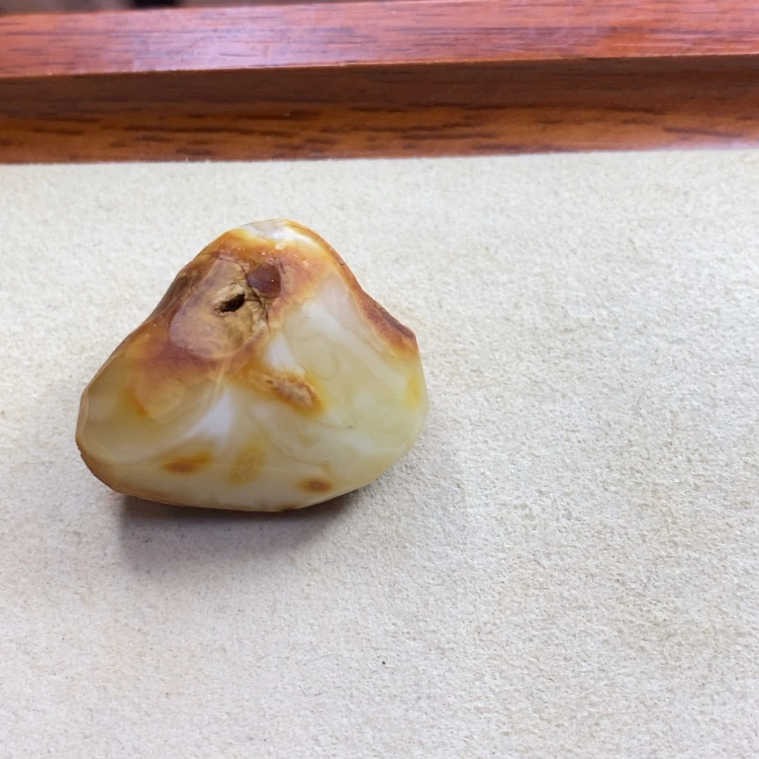定制蜜蜡未镶嵌梨