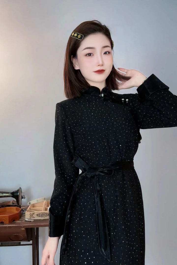 蒙古元素亮晶晶袍子