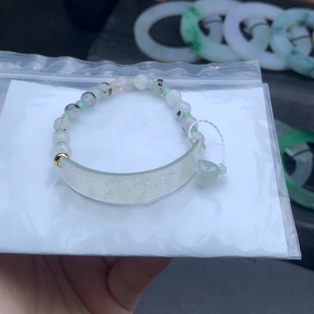 未镶嵌手镯（开口镯）翡翠手牌