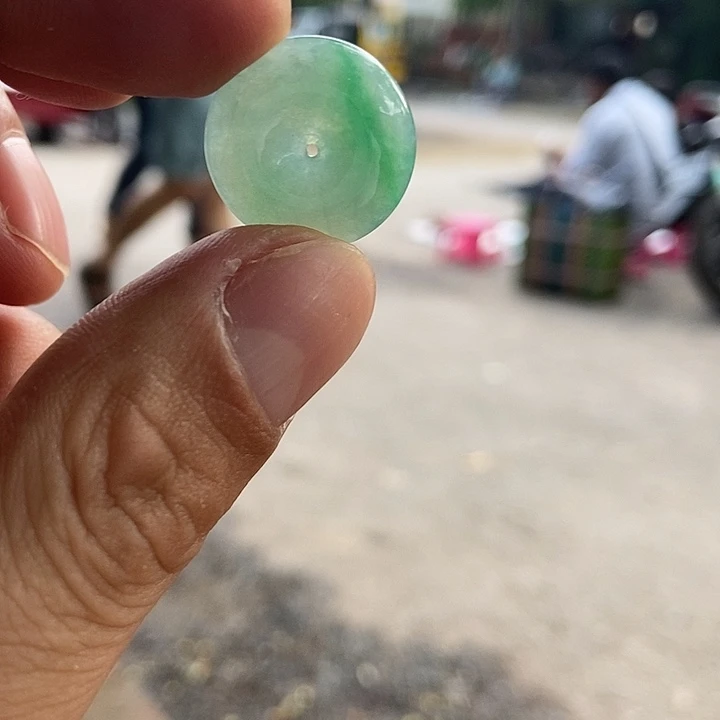 定制翡翠未镶嵌平安扣