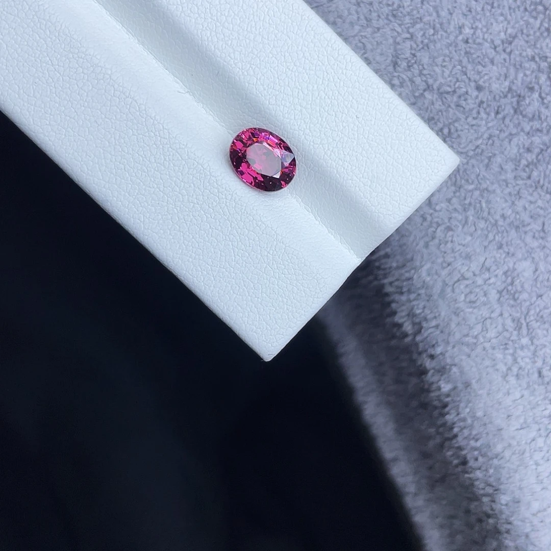 裸石未镶嵌石榴石1.82Ct