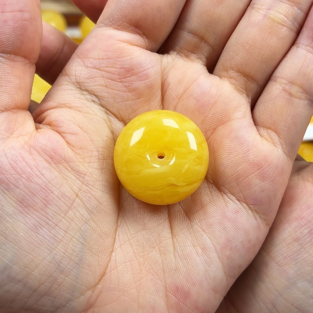 蜜蜡颈饰未镶嵌焦皮浓蜡妖花平安扣