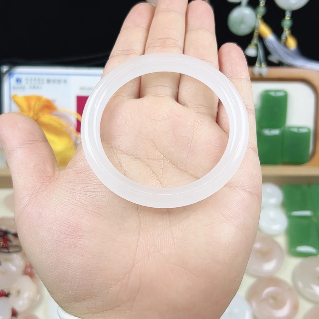 石英岩玉未镶嵌手镯