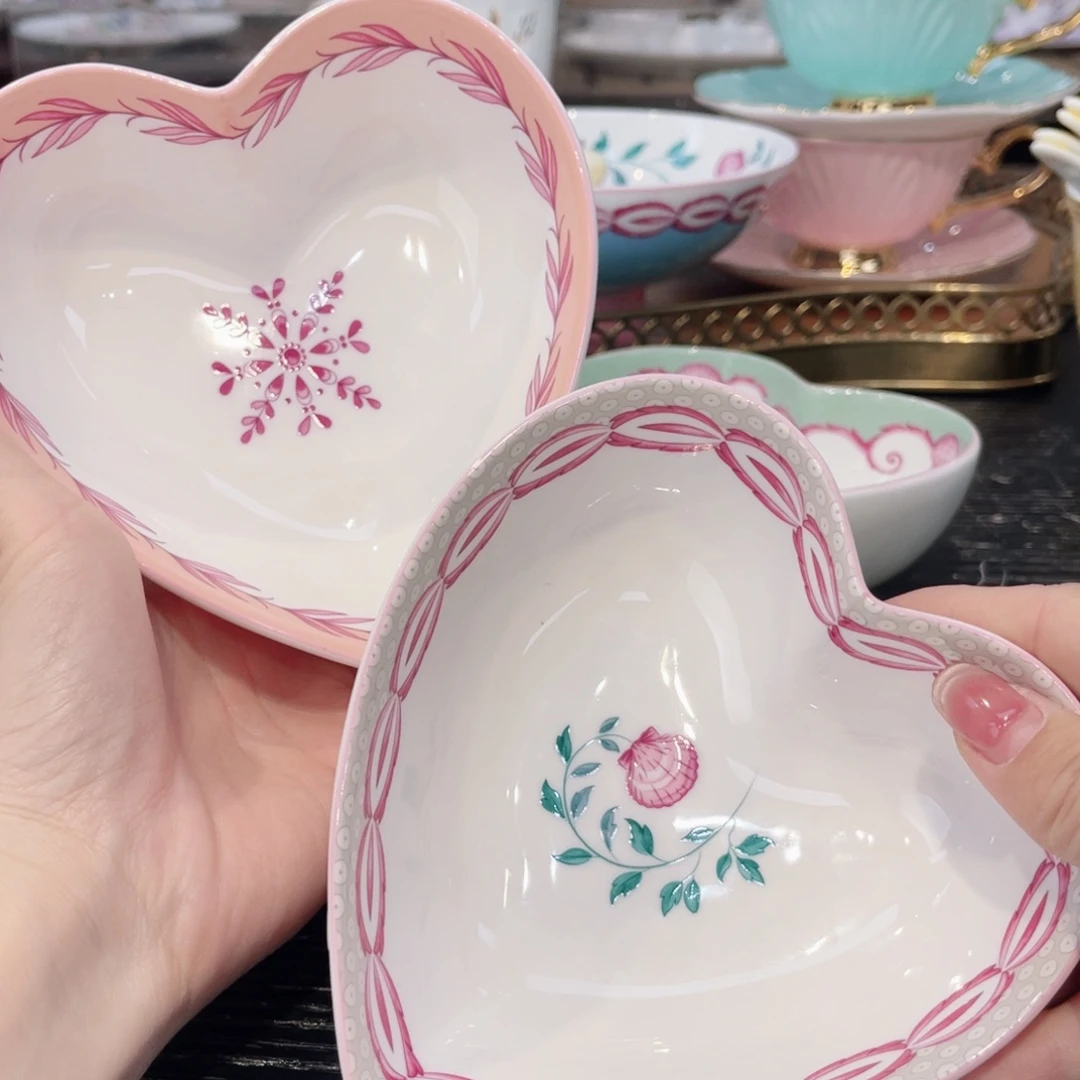 一对////////////：：：