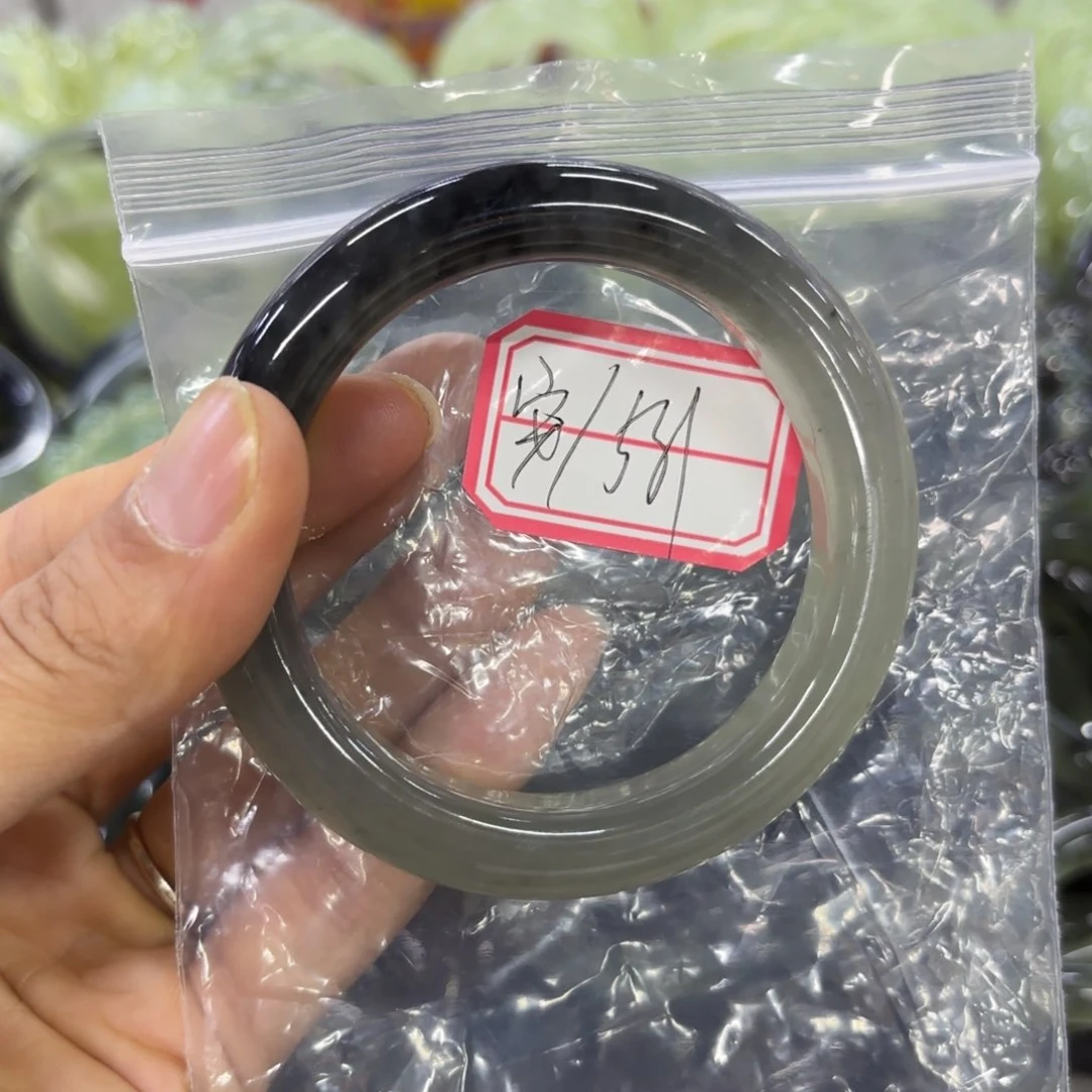 蛇纹石玉未镶嵌手镯安**家