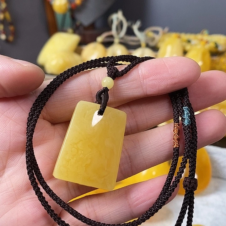 琥珀未镶嵌裸石无事牌