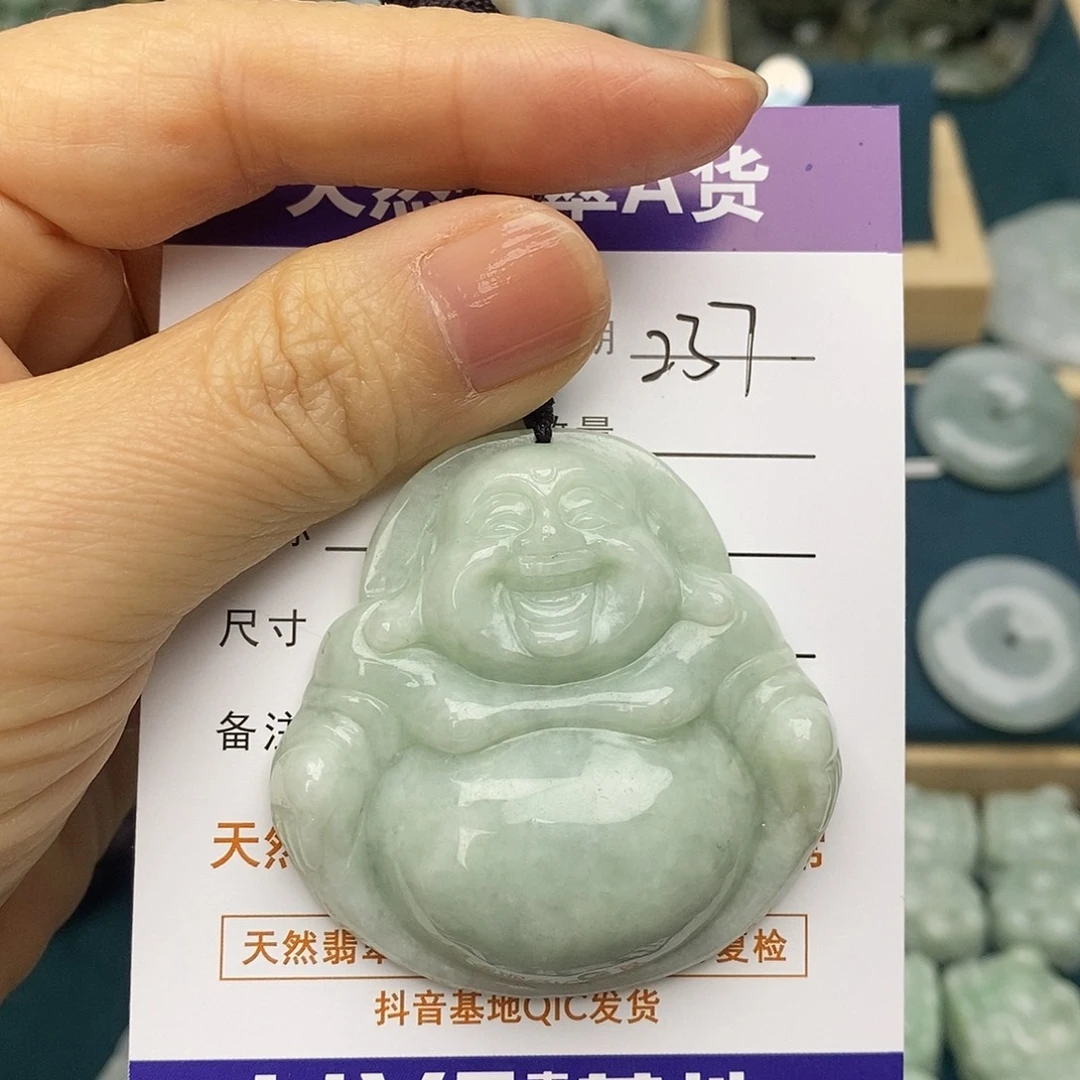 翡翠未镶嵌颈饰佛公