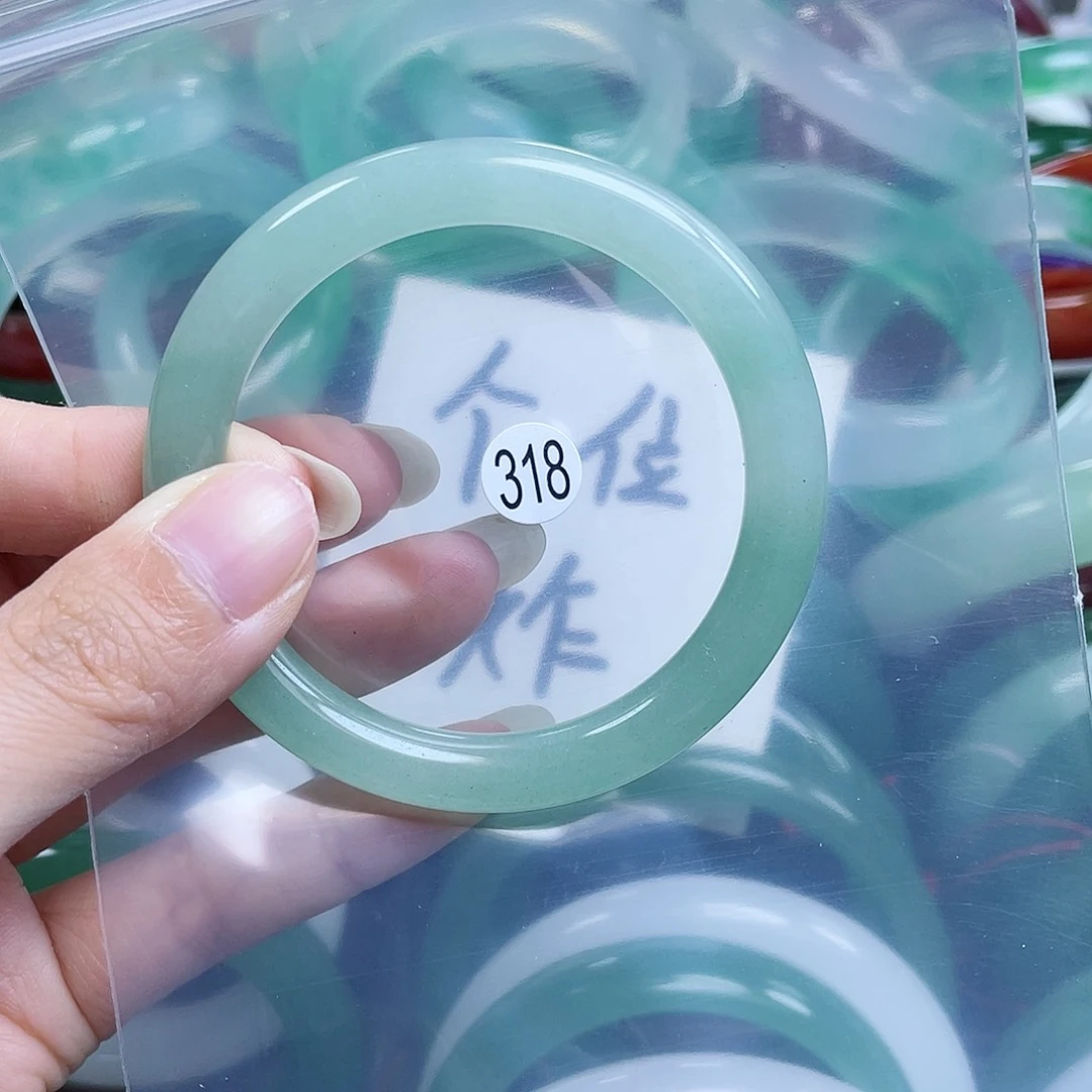 石英质玉手镯未镶嵌52