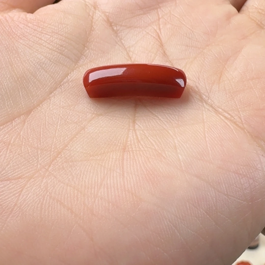 南红玛瑙未镶嵌锦红马鞍