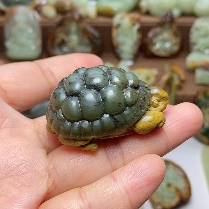 玄***微岫岩河磨玉（透闪石质玉）未镶嵌颈饰