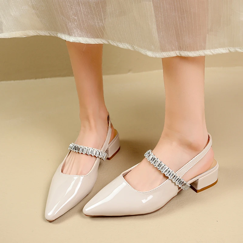 法式包头水钻一字带凉鞋女粗低跟2025新款尖头后空单鞋玛丽珍凉鞋