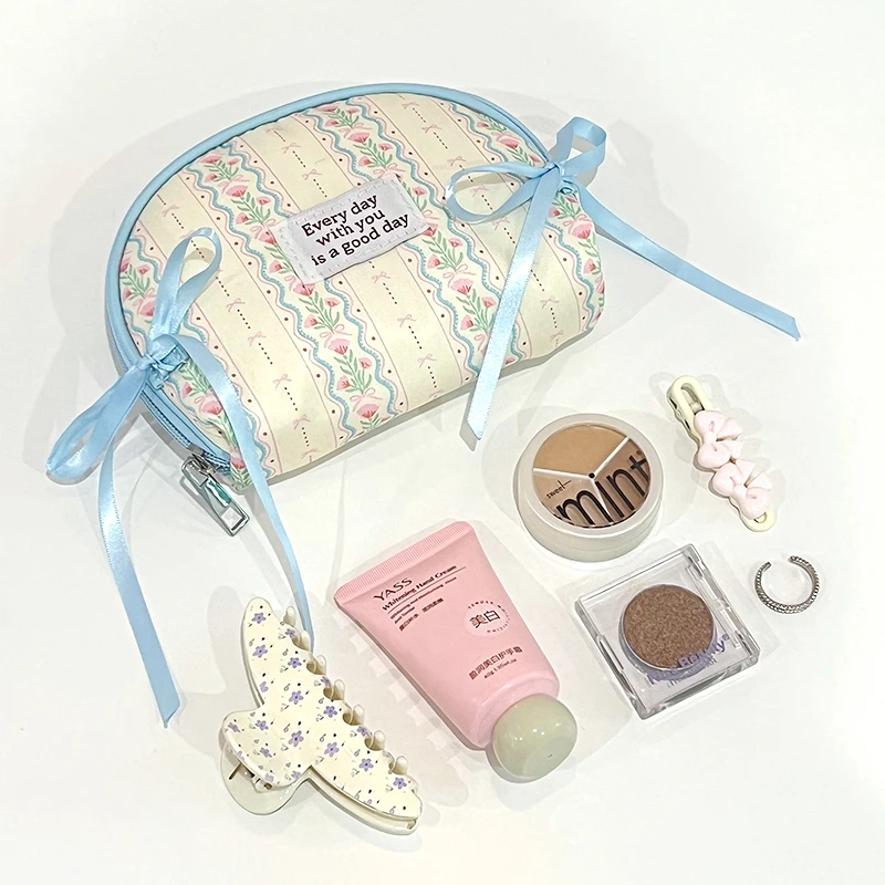ins风简约化妆包小女2025新款便携式分区收纳袋旅行补妆迷你口红
