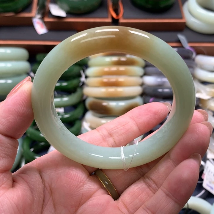 【闪购商品】未镶嵌手镯和田玉