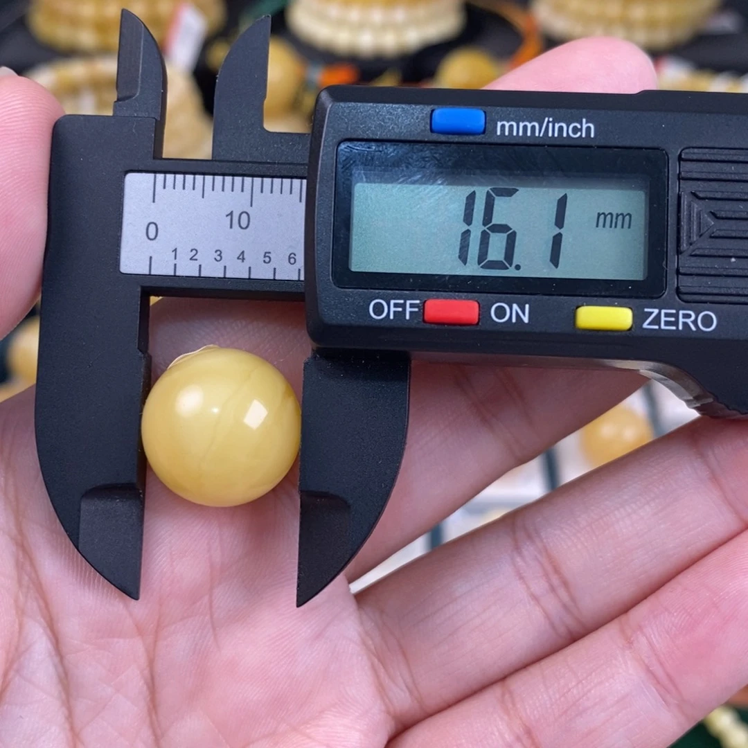 蜜蜡未镶嵌珠宝奇石