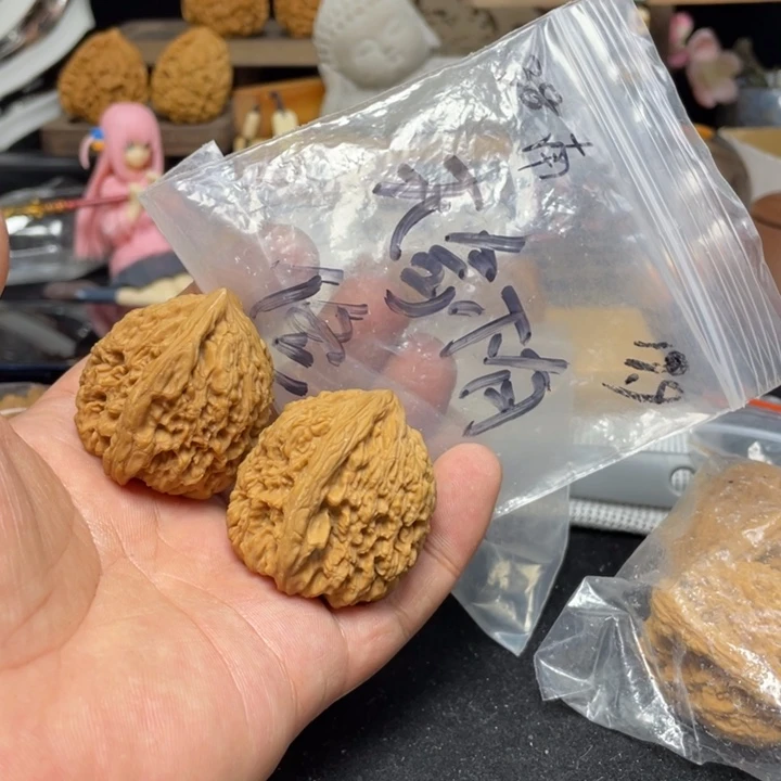 文玩核桃把件无**有南疆石