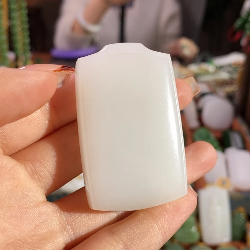 【闪购商品】吊坠(赠链)未镶嵌和田玉