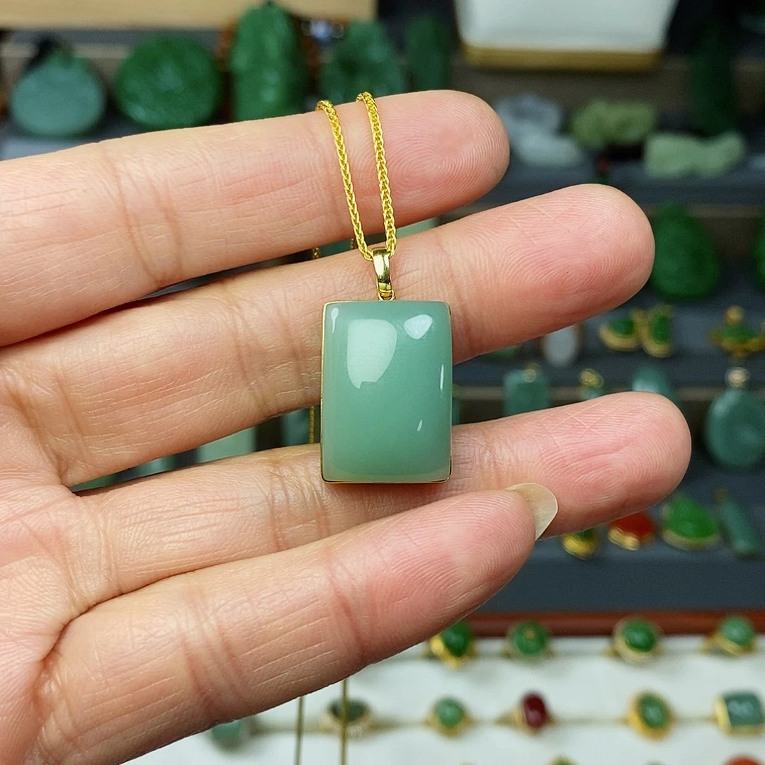 和田玉颈饰18K金镶嵌卟**叽