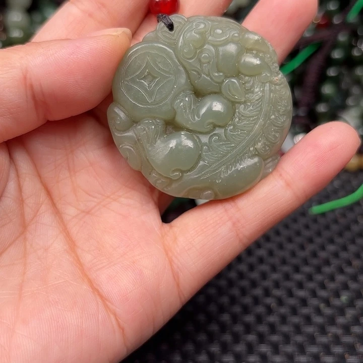 颈饰未镶嵌和田玉