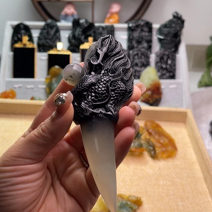 蛇纹石玉颈饰未镶嵌磐*