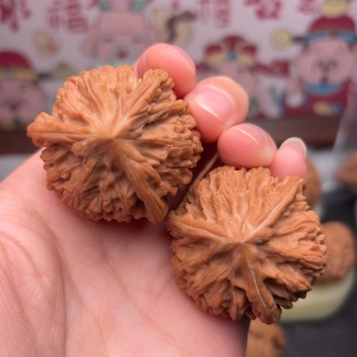 文玩核桃吊坠玉龙球奔