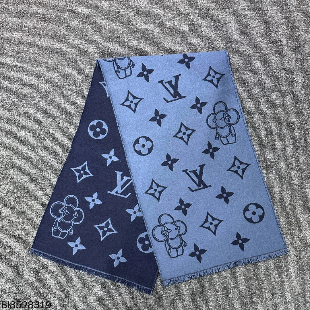 99新 LouisVuitton/路易威登 双面薇薇安满印围巾/99新/28319