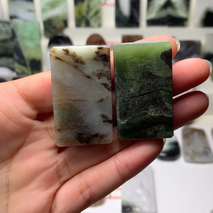 L***n独山玉未镶嵌颈饰