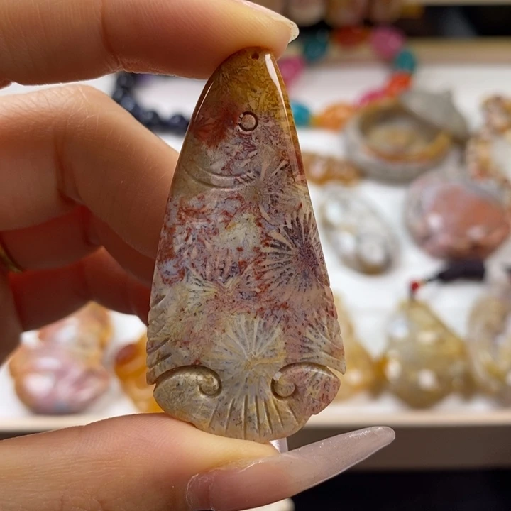 硅化玉颈饰未镶嵌?***™