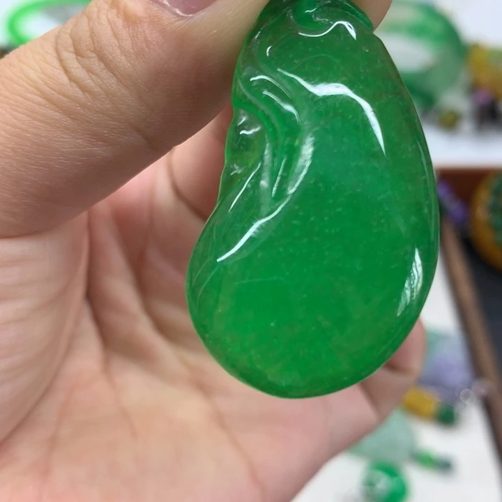 颈饰未镶嵌翡翠吊坠
