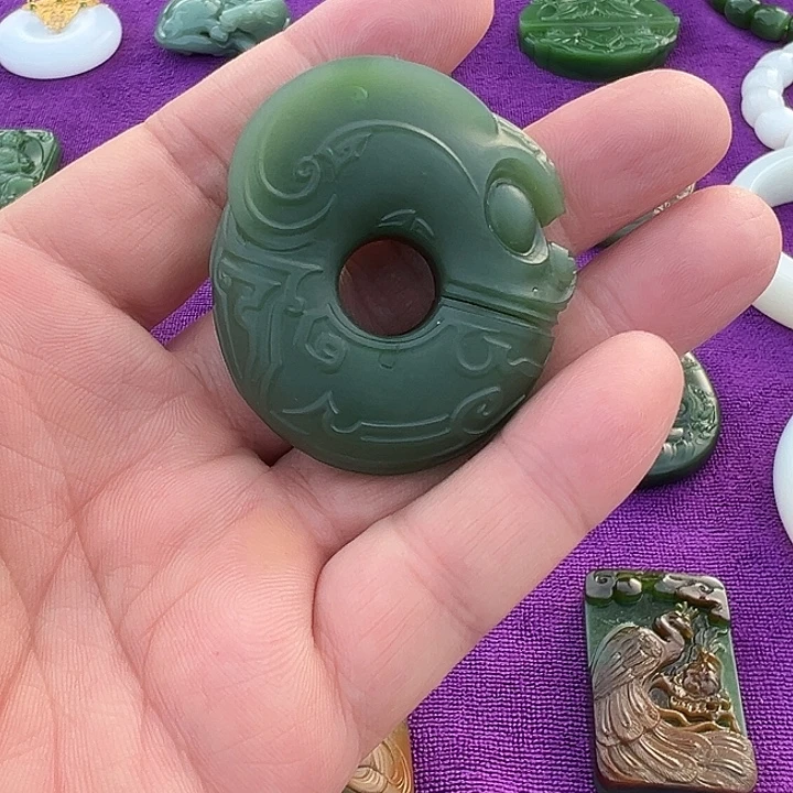 吊坠(不含链)未镶嵌和田玉（碧玉）