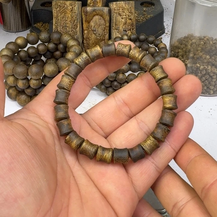 /***乔线香绿奇楠沉香0.9mm8g高油脂