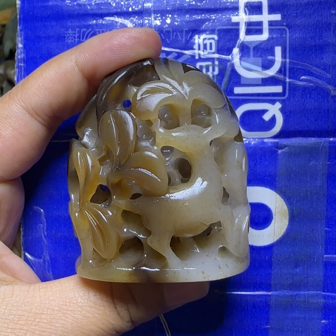 新***入和田玉未镶嵌把件