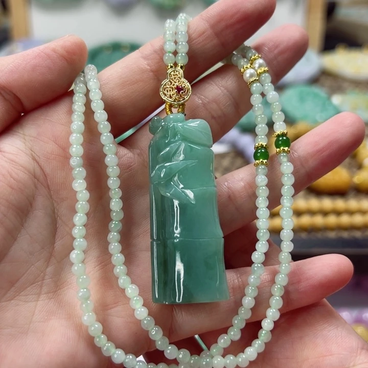 颈饰未镶嵌翡翠吊坠