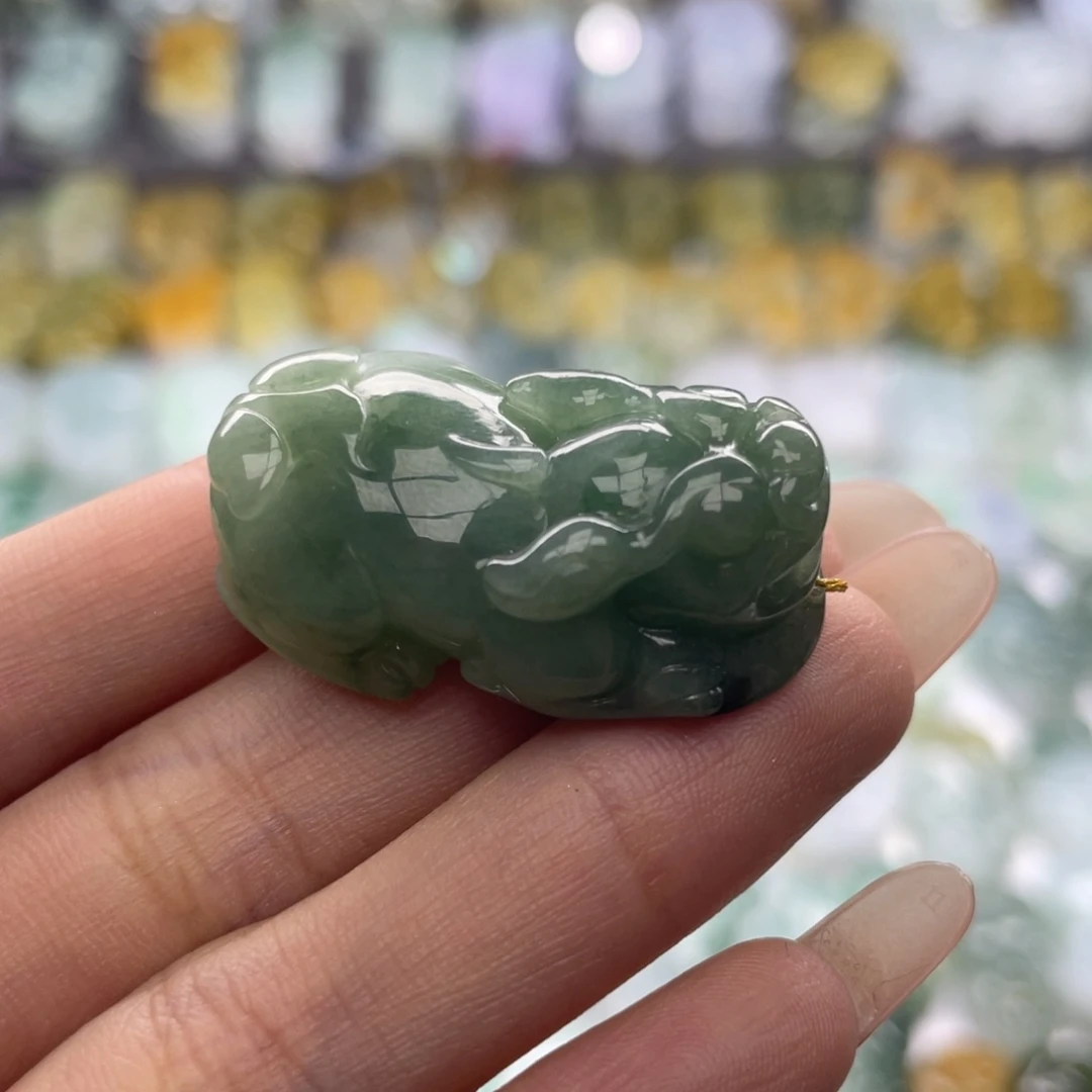 颈饰未镶嵌翡翠貔貅