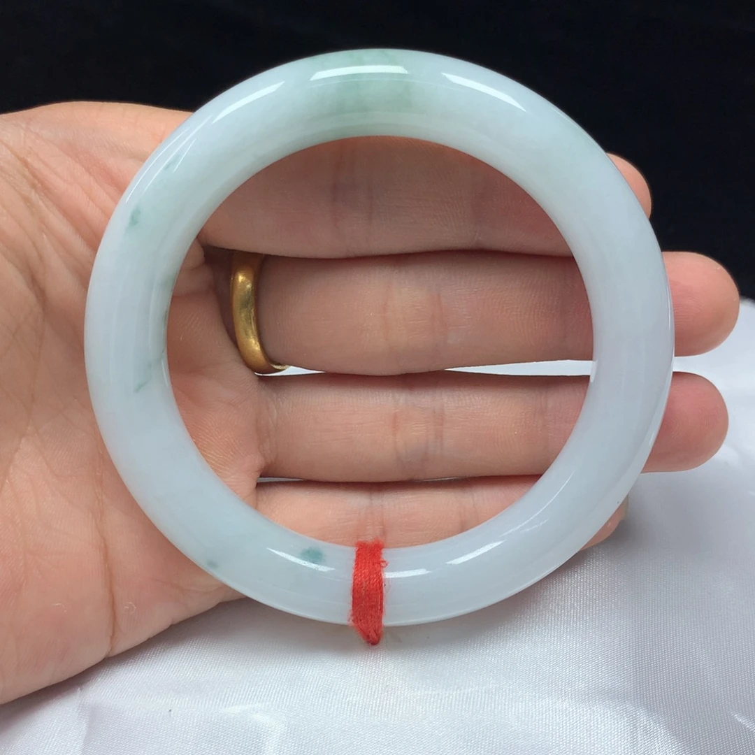 翡翠手镯（圆镯）未镶嵌56.2