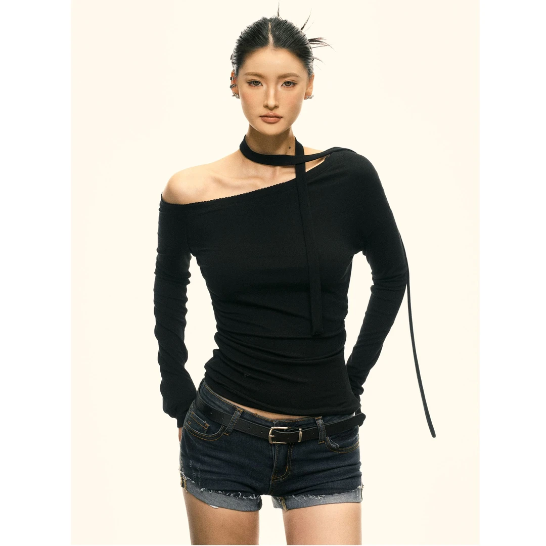 黑色斜领露肩长袖T恤女春季新款设计感飘带褶皱修身打底衫