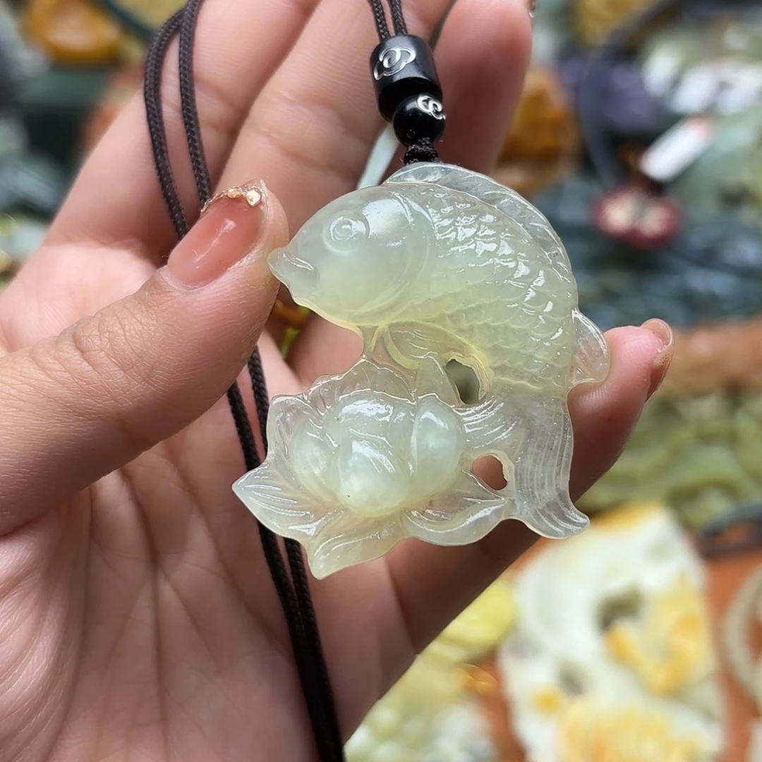 蛇纹石玉未镶嵌吊坠