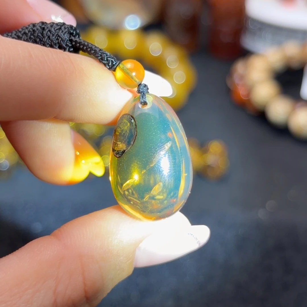 琥珀未镶嵌珠宝奇石天空蓝意境小水滴