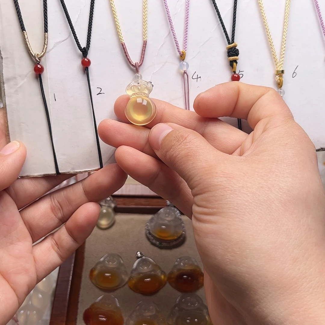 玛瑙/玉髓颈饰未镶嵌小*?