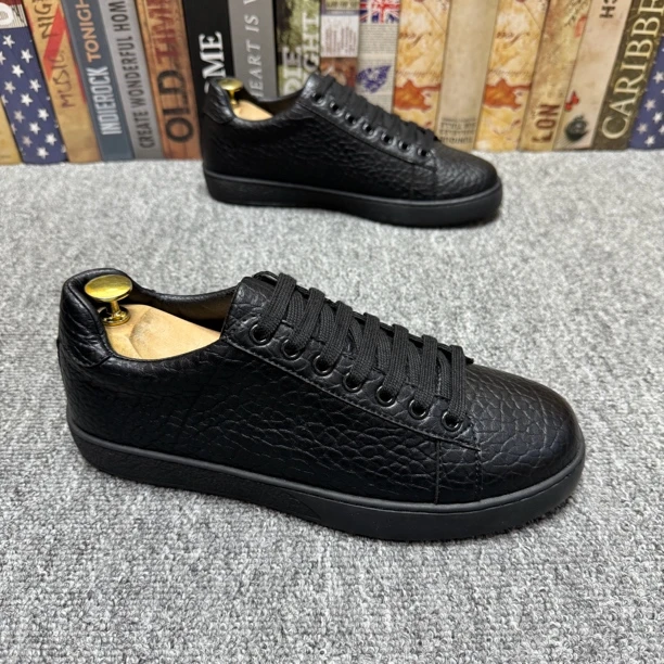 春秋新款净版黑色男鞋时尚百搭潮流男士板鞋舒适软底韩版休闲鞋男