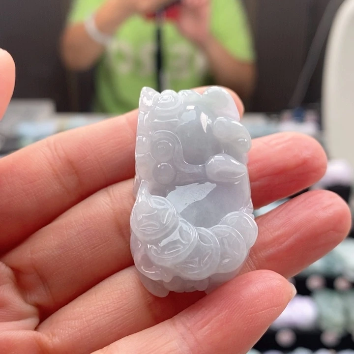 【闪购商品】颈饰未镶嵌翡翠牡****艳