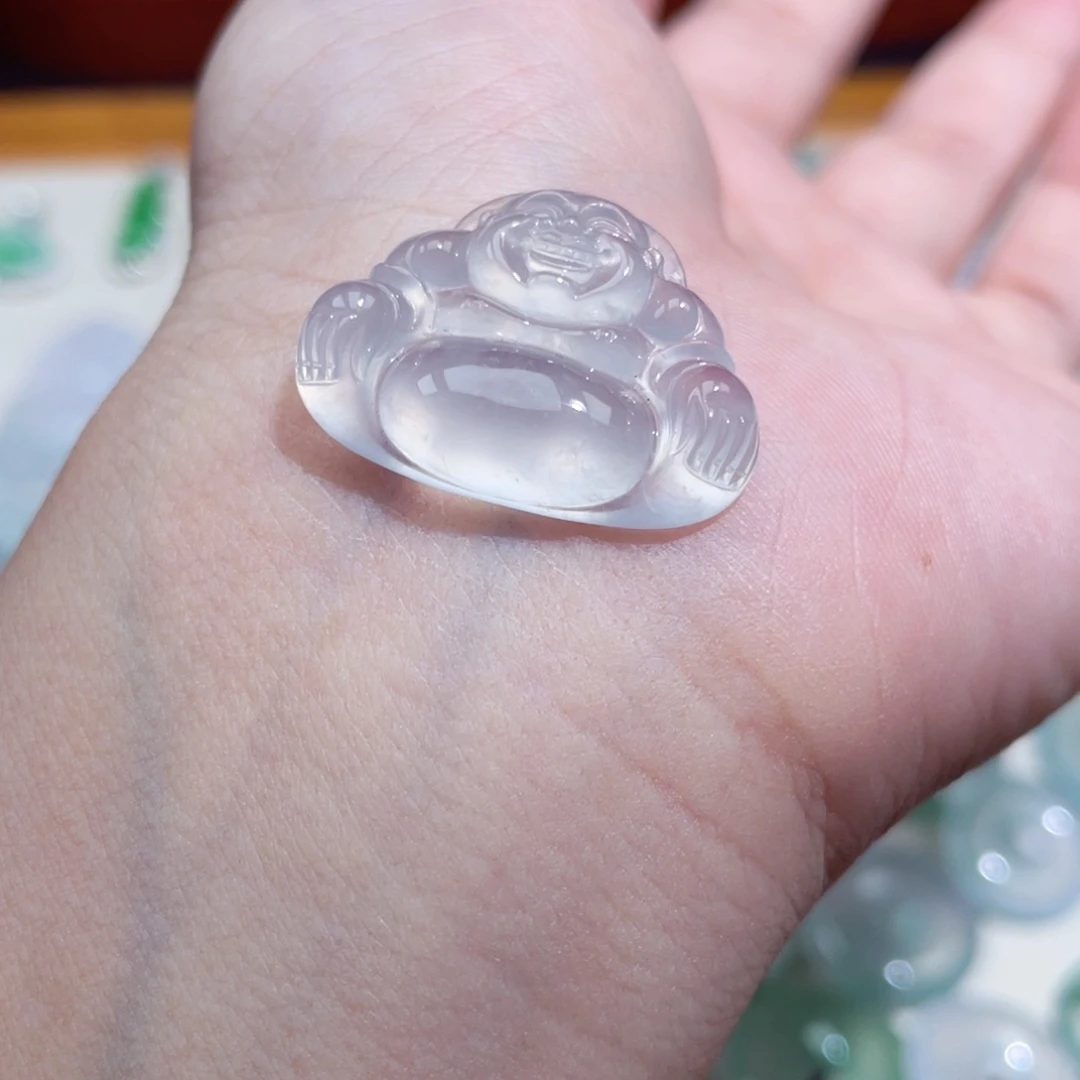 翡翠未镶嵌颈饰佛公