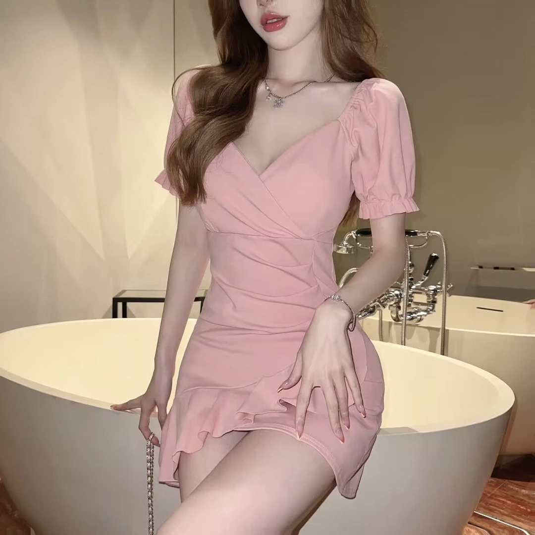 新款泡泡连衣裙2025性感低胸收腰气质鱼尾包臀裙荷叶名媛纯欲风