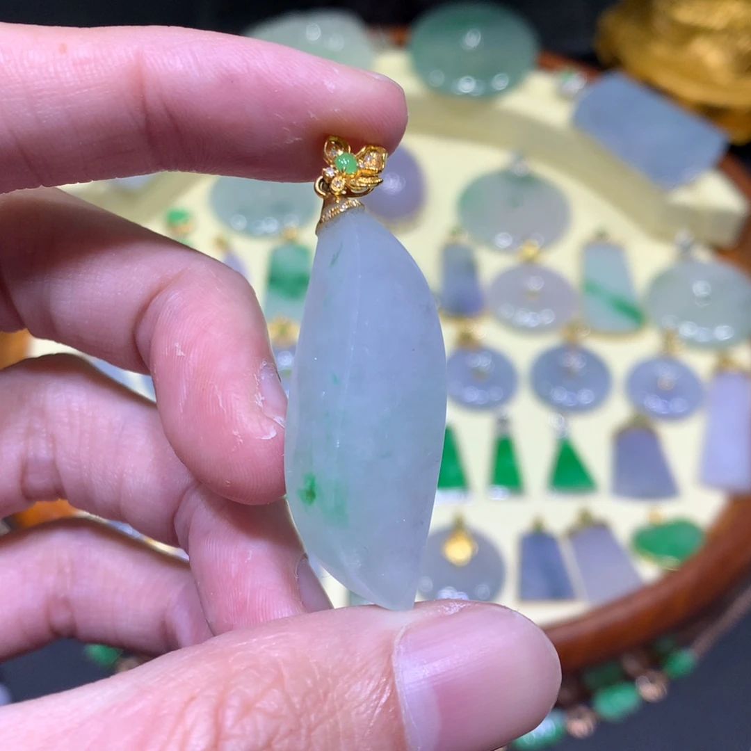 翡翠吊坠(不含链)18K金镶嵌