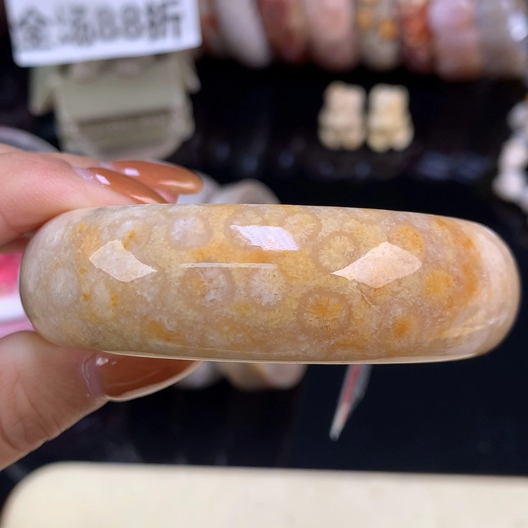 【闪购商品】颈饰未镶嵌硅化珊瑚（珊瑚玉）沙沙金糖60（35号）